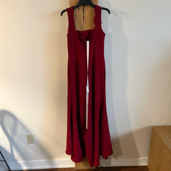 NWT Elliatt Evanora Flower Appliqué Gown Red Sz Large - Picture 10 of 11